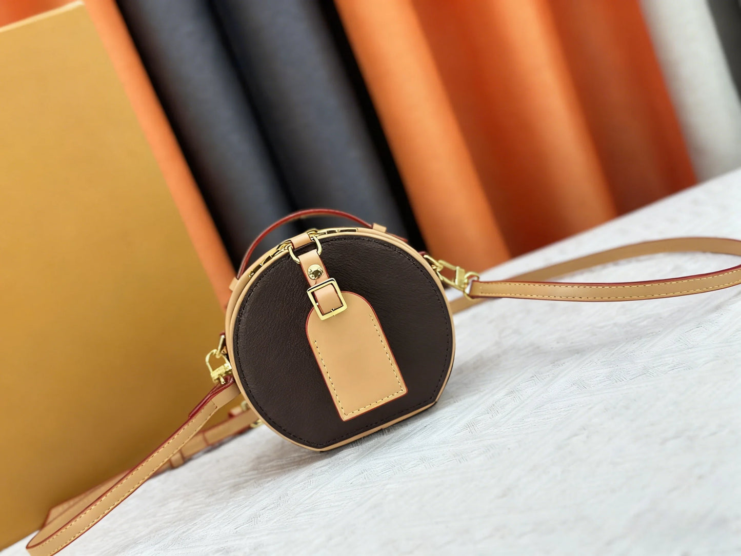 2025 New SIZE: 13x12x6.5 CM Fashionable Versatile bags leather cherry Portable can be carried on the shoulder no boxes