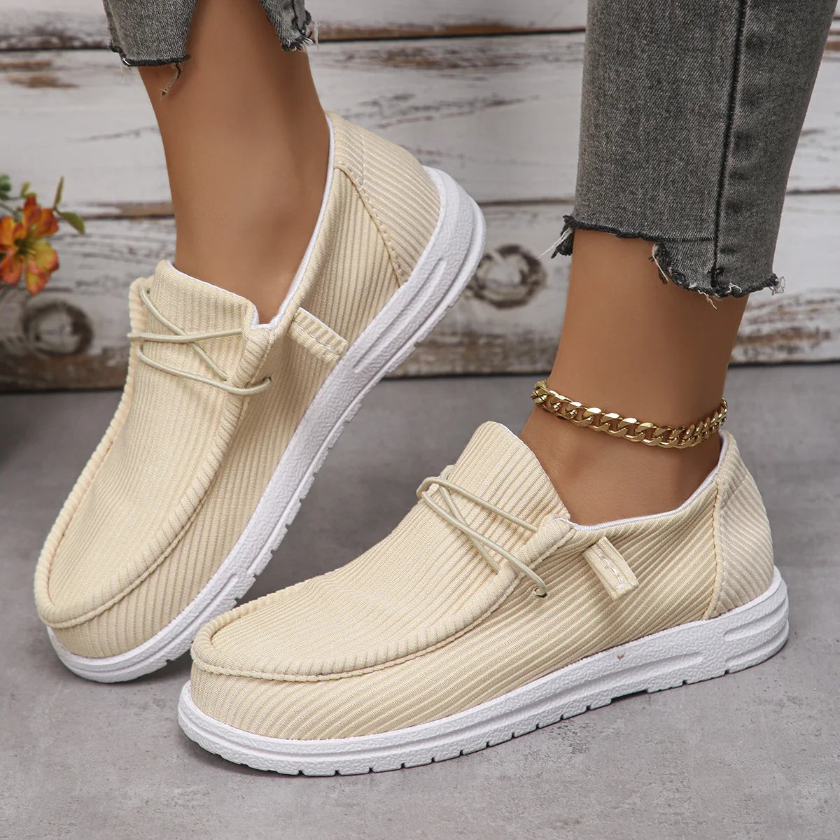 Ladies' Breathable Canvas Moccasins – Non-Slip Slip-On Loafers for Everyday Wear