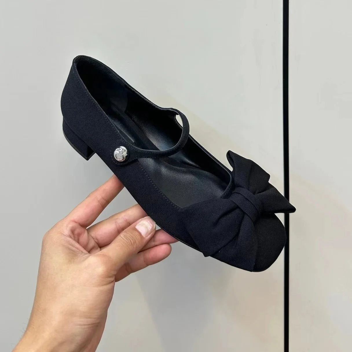 Female Flat Designer Ladies Cross Buckle Strap Ballet Shoes Luxury Brand High Quality Round Toe New Coming Slip-On Mary Janes