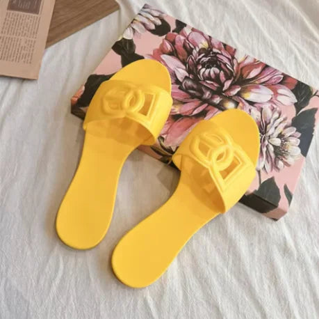 2025 Summer New Women's Fashion and Leisure Sandals, Beach Non Slip Flat Slippers