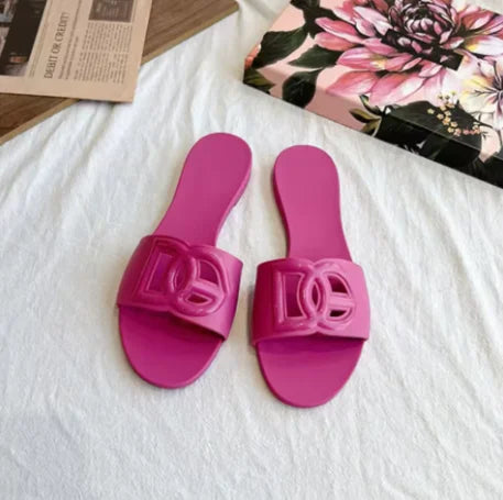 2025 Summer New Women's Fashion and Leisure Sandals, Beach Non Slip Flat Slippers