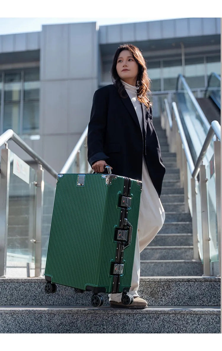 2-Pieces set luggage,20+26 inches in size,a hard-shell suitcase with 108 rivets, , featuring silent all-terrain wheels, a cup holde