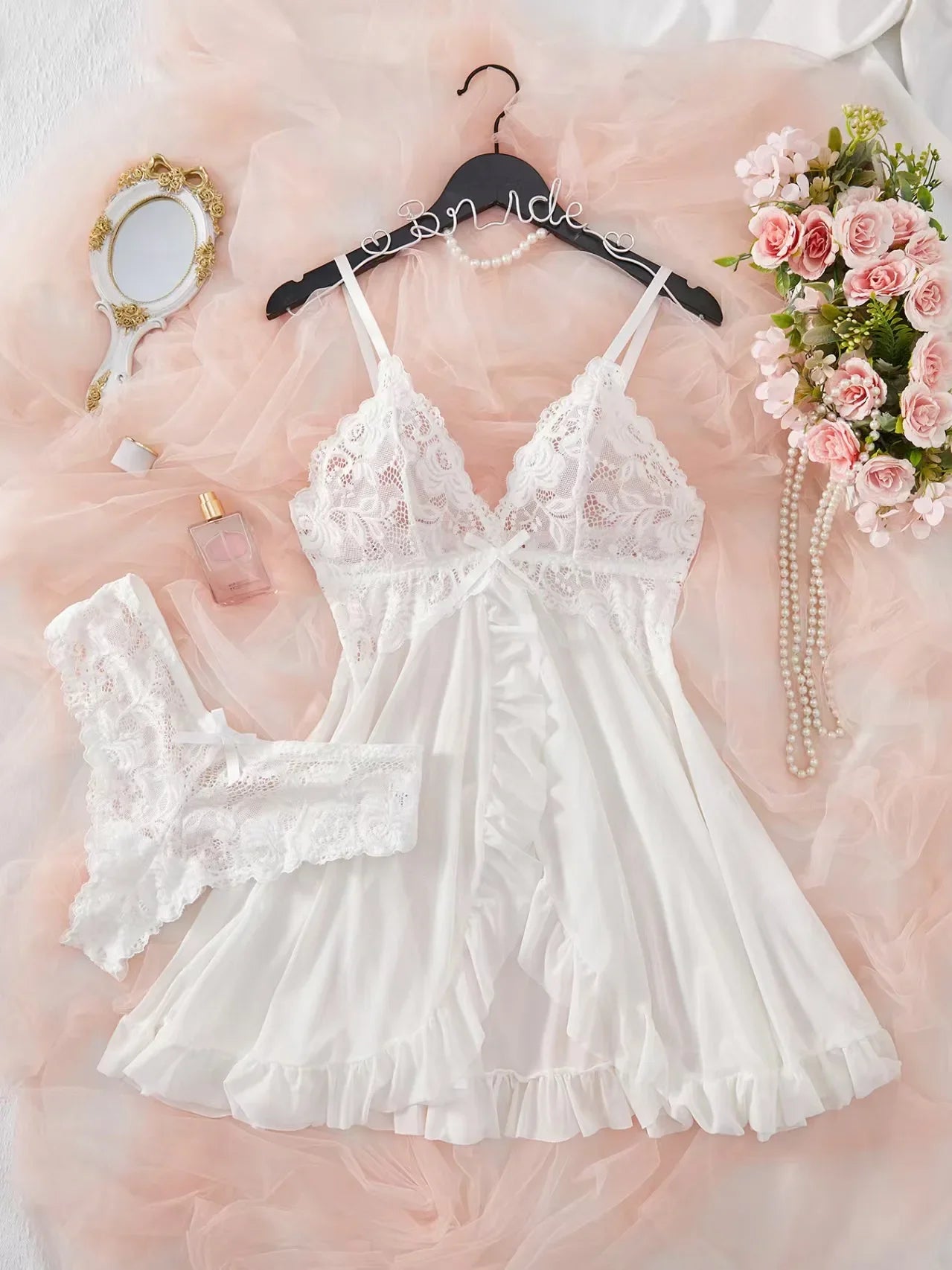 A Set of Tulle Super Sexy Nightgown V-neck Bra Open Nightdress Dress Dress Woman Transparent Pajamas Underwear Luxury Suit