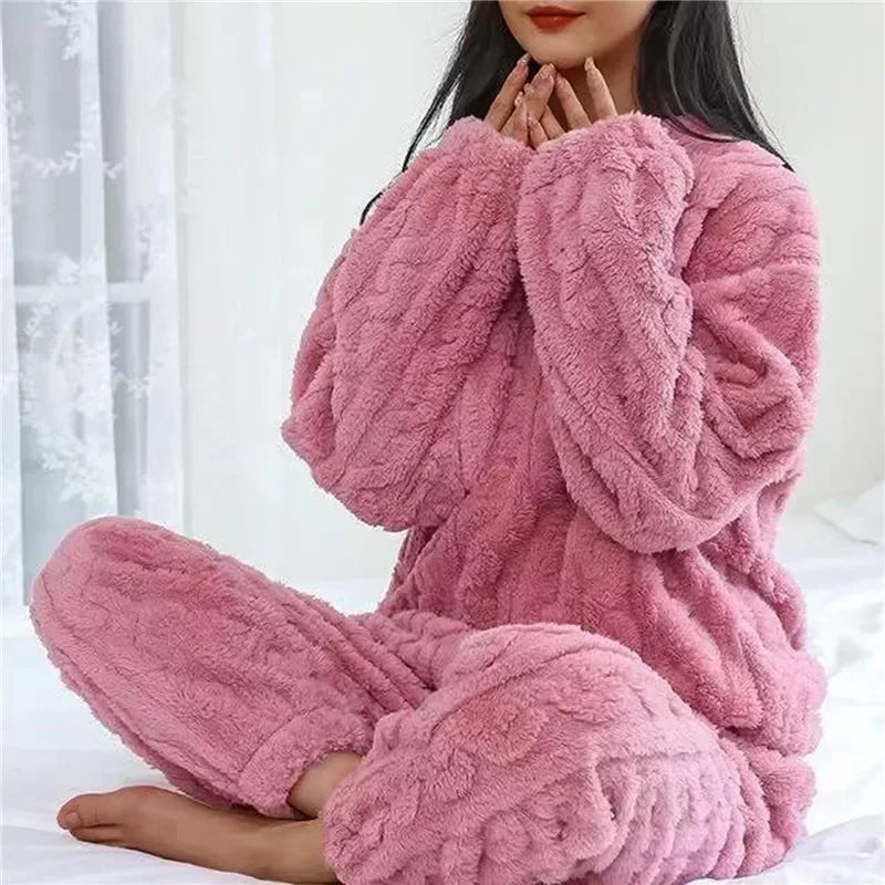Women's Winter Coral Velvet Pajamas Set Thickened Fluffy O-neck Two-piece Homewear Loungewear Leisure Pajamas for Cold Weather