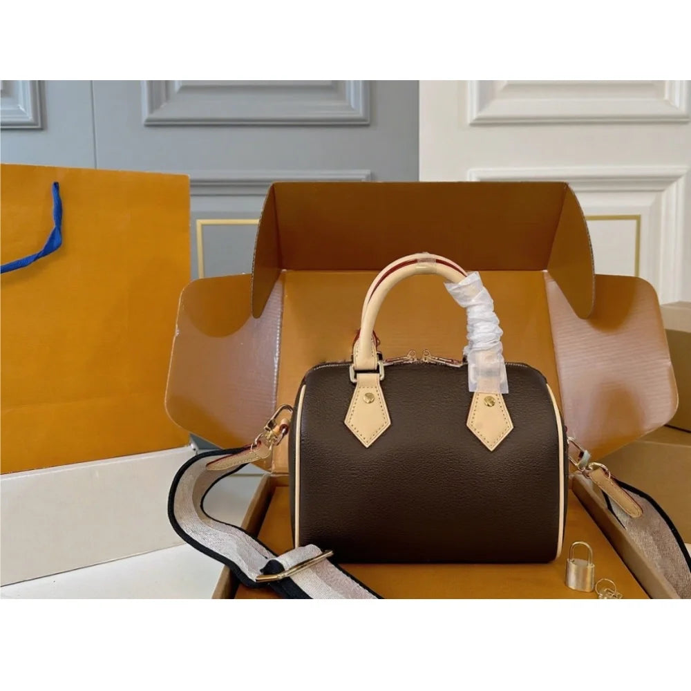 2025 New size: 20X14 CM Fashionable Versatile bags leather cherry Portable can be carried on the shoulder no boxes