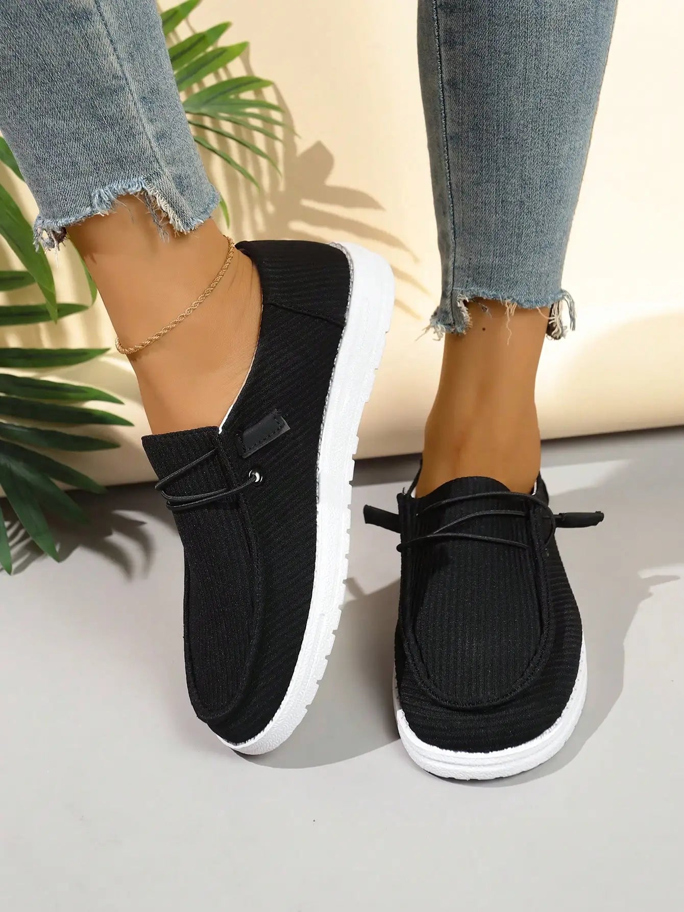 Ladies' Breathable Canvas Moccasins – Non-Slip Slip-On Loafers for Everyday Wear