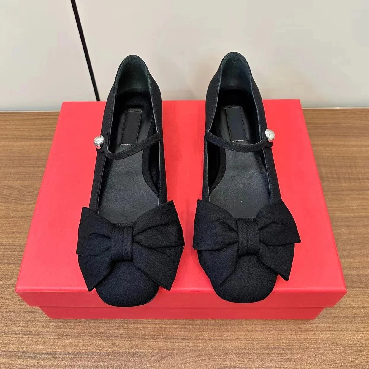Female Flat Designer Ladies Cross Buckle Strap Ballet Shoes Luxury Brand High Quality Round Toe New Coming Slip-On Mary Janes