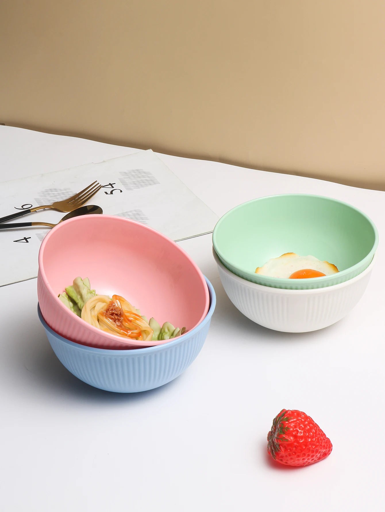 Plastic bowl, reusable and durable, suitable for camping picnic kitchen, microwave and dishwasher safe
