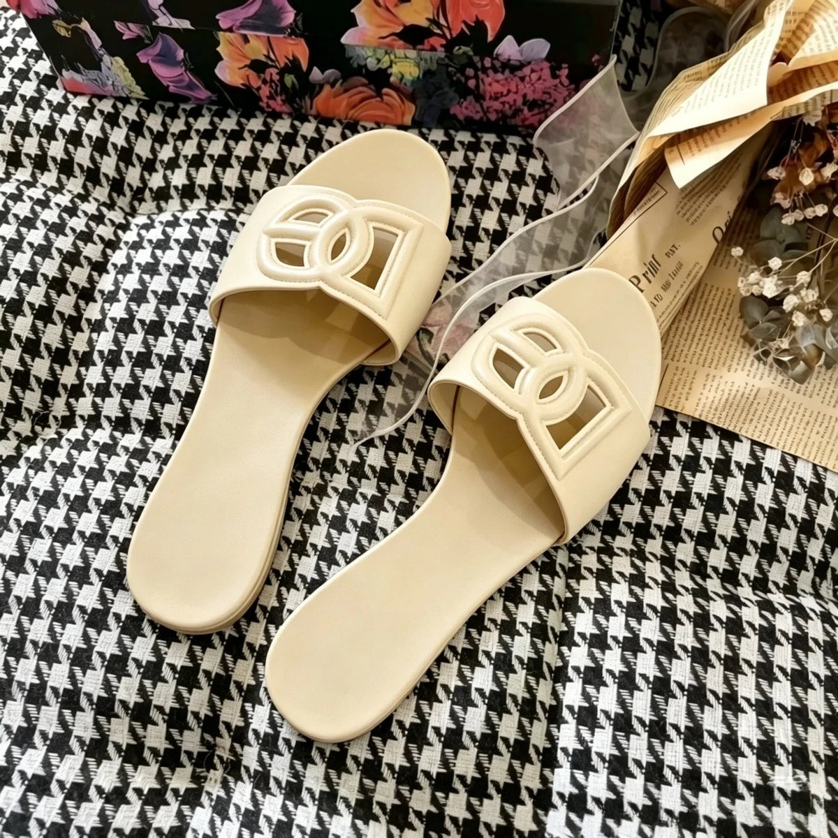 Top Women's Sandals Famous Design Comfortable Arch Support Flat Shoes Women's Casual Sandals for Going Out One-Strap Summer Slip-Ons Anti-Fruit Jelly Beach Non-Slip Flats