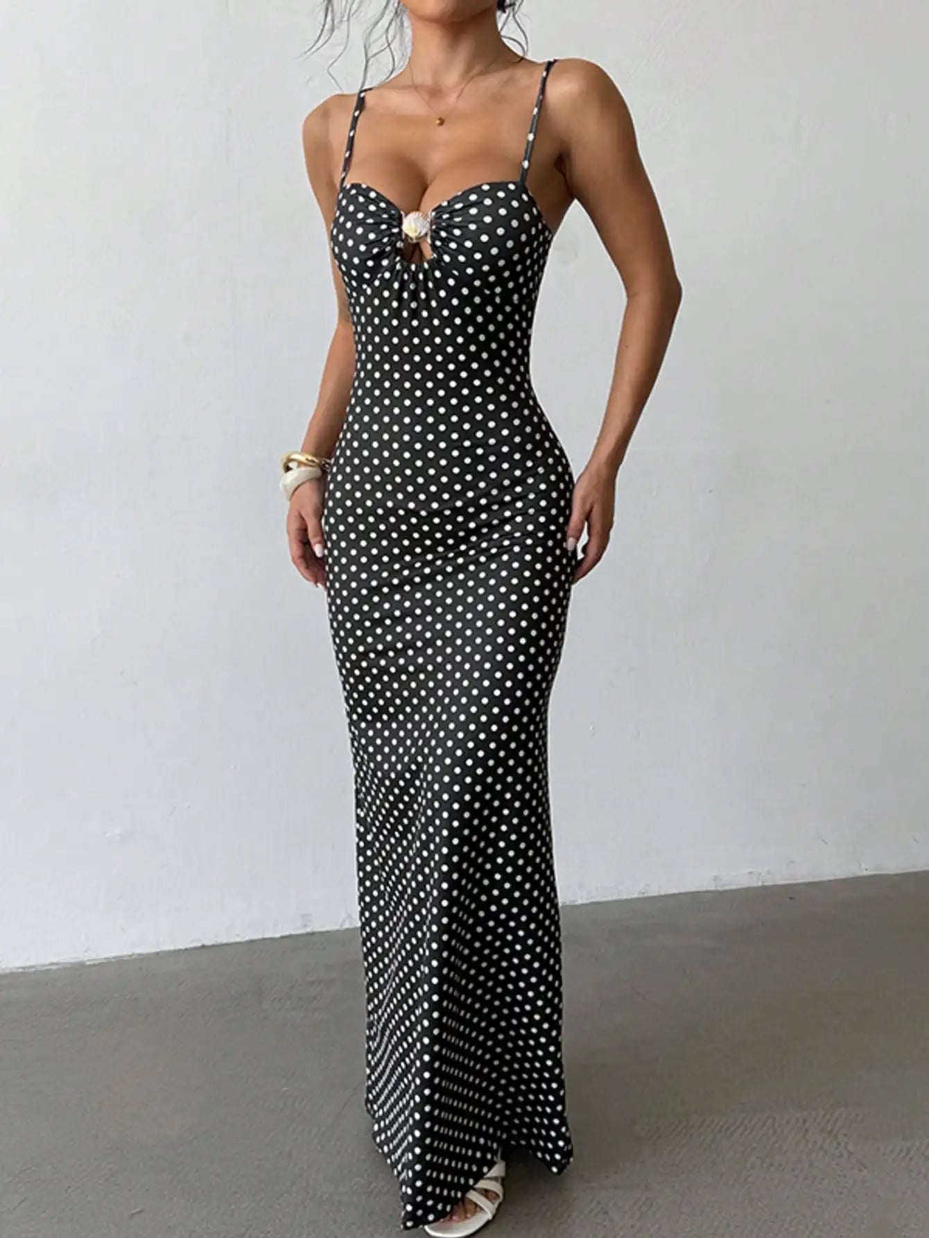 Polka Dot Maxi Dress with Sweetheart Neckline and Keyhole Detail for Summer