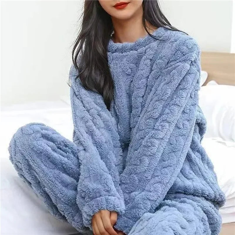Women's Winter Coral Velvet Pajamas Set Thickened Fluffy O-neck Two-piece Homewear Loungewear Leisure Pajamas for Cold Weather