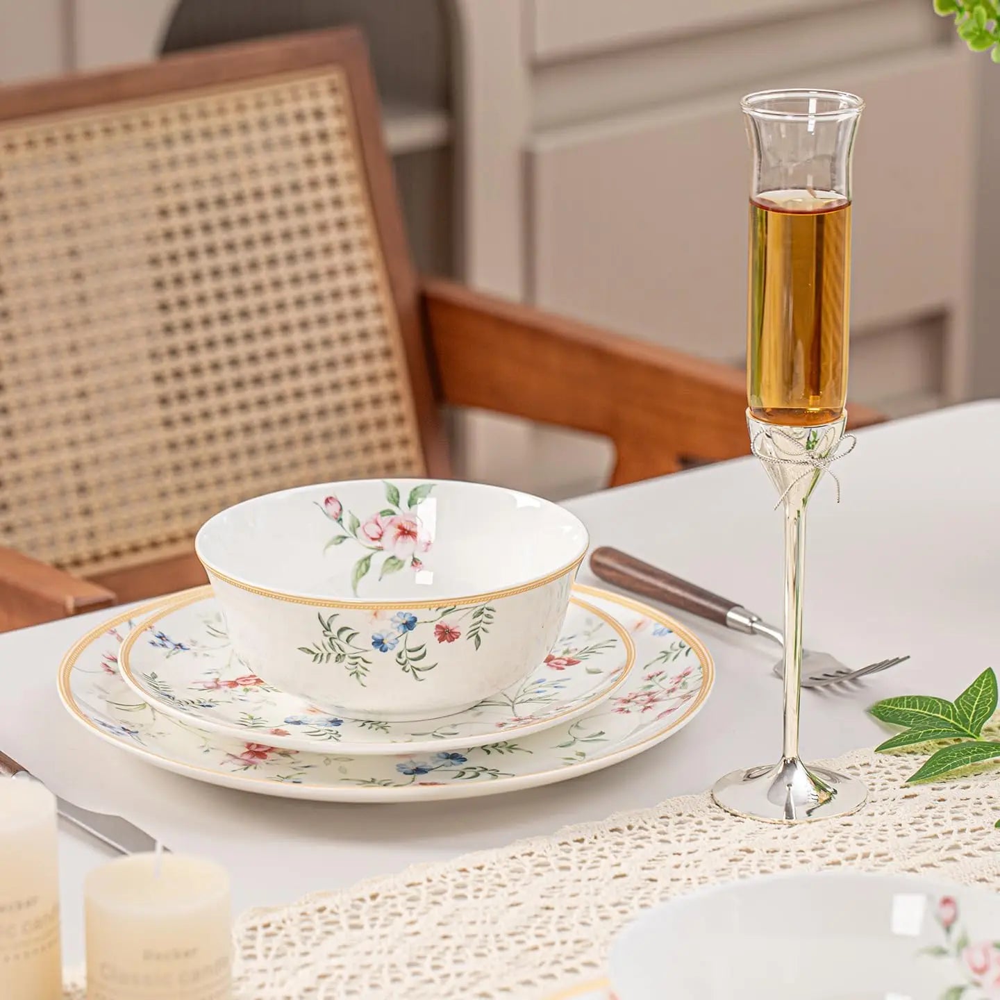 Bone China Plates and Bowels,12-Pieces Dinnerware Sets, Highly Chip and Crack Resistant, Dishwasher & Microwave Safe Dishes Set,