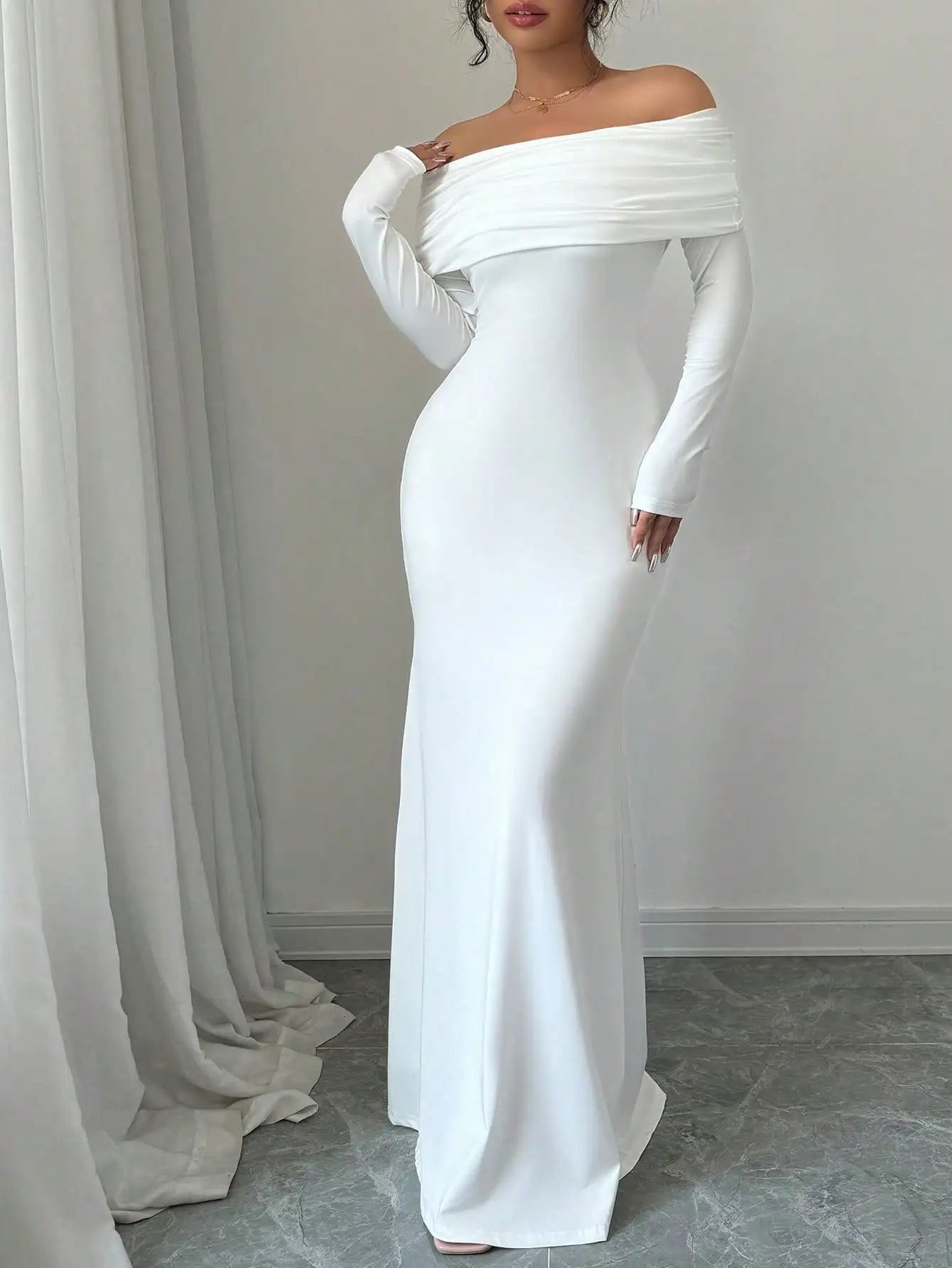 White Off-Shoulder Long Sleeve Maxi Dress with Back Twist Knot, Fitted Silhouette for Evening Events