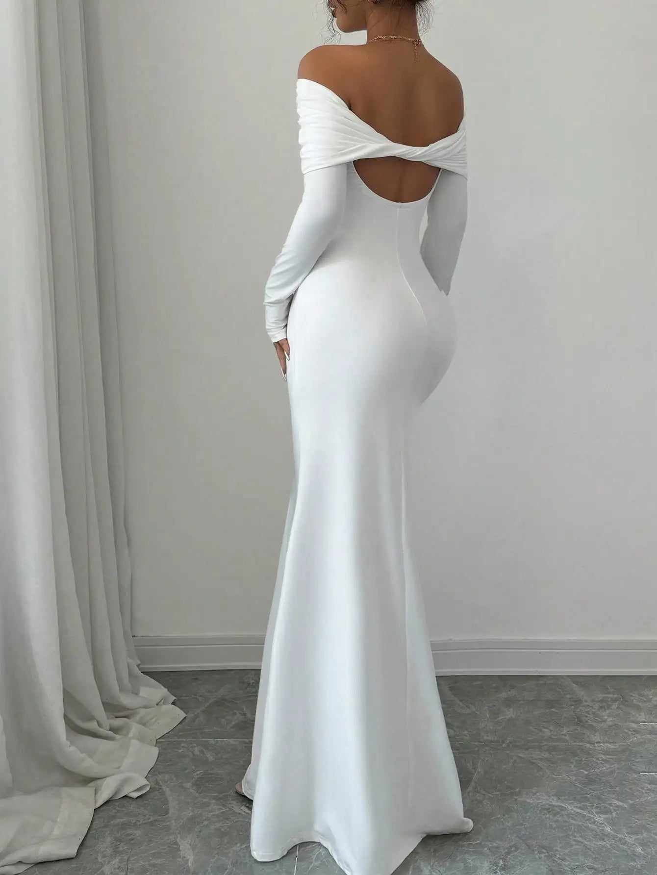 White Off-Shoulder Long Sleeve Maxi Dress with Back Twist Knot, Fitted Silhouette for Evening Events