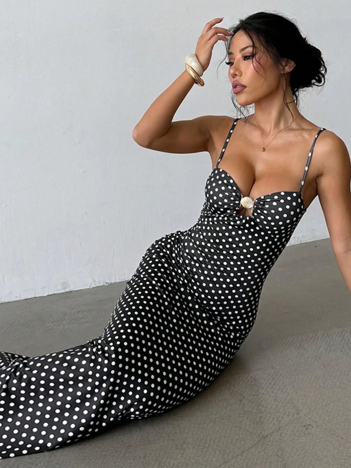 Polka Dot Maxi Dress with Sweetheart Neckline and Keyhole Detail for Summer
