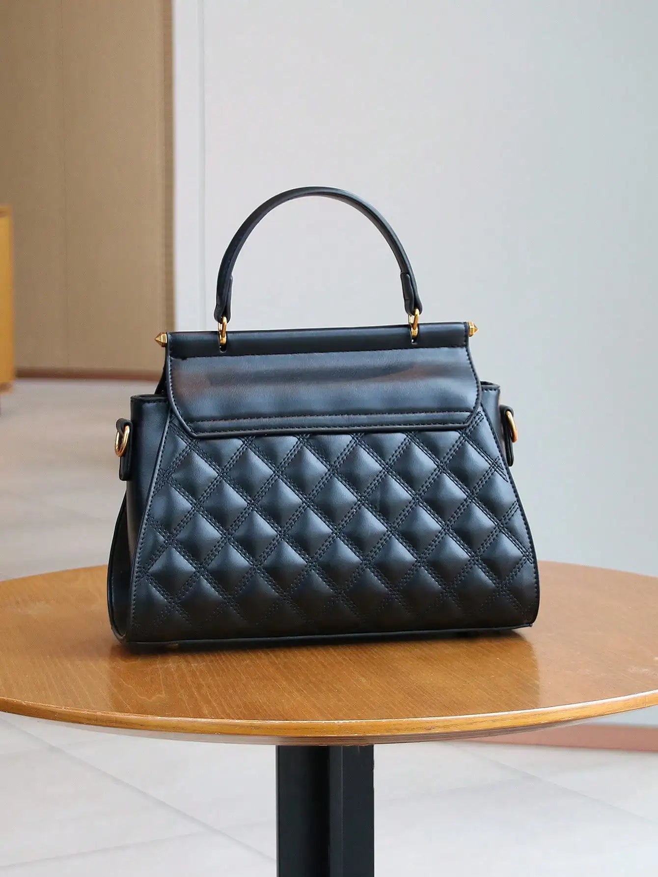 2026 new trend rhombic handbag niche design light luxury small bag advanced texture foreign style large capacity commuter should