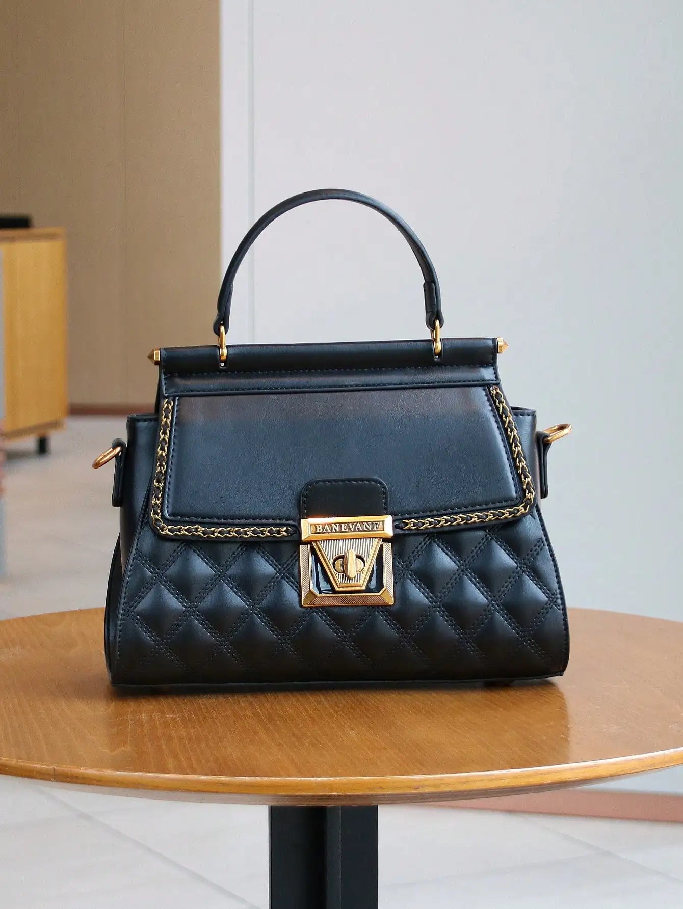 2026 new trend rhombic handbag niche design light luxury small bag advanced texture foreign style large capacity commuter should